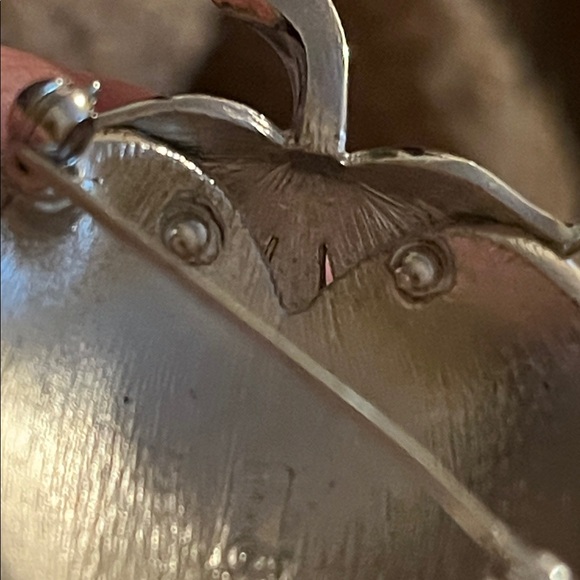 Crown Trifari vintage strawberry Brooch. - Picture 6 of 7